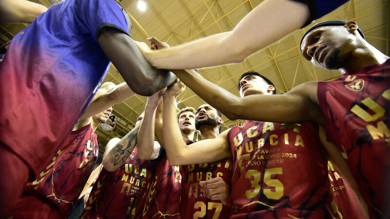 UCAM Murcia gana y sigue mirando al Playoff (83-64)