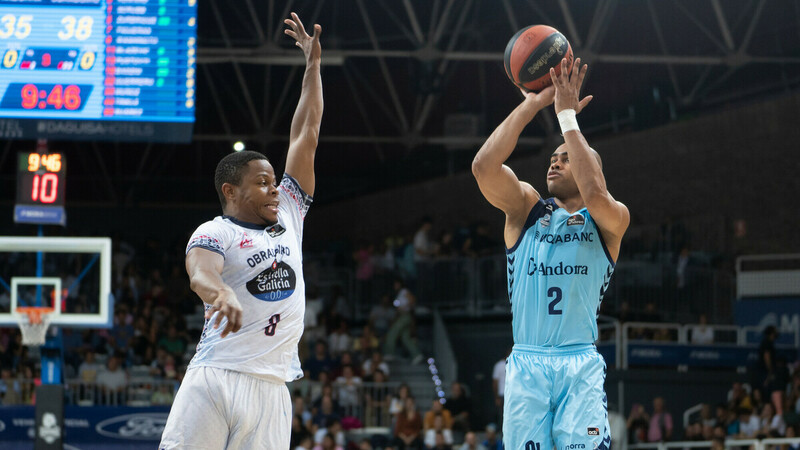 El MoraBanc remonta 21 puntos y vence al Monbus Obradoiro (92-89)