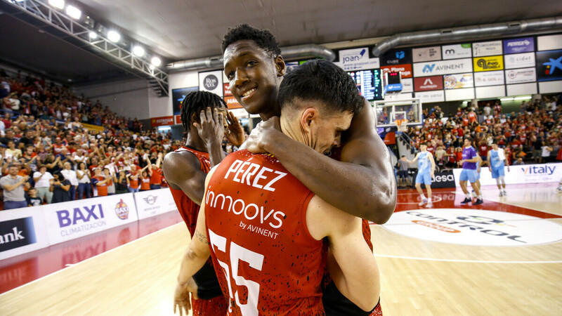 El BAXI Manresa se lleva un auténtico thriller ante Zunder Palencia (92-91)