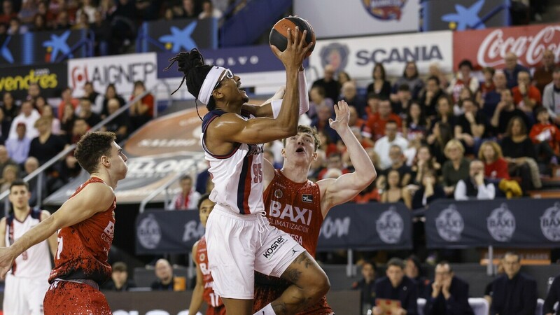 Una brillante segunda mitad de Howard le da la victoria al Baskonia (82-90)