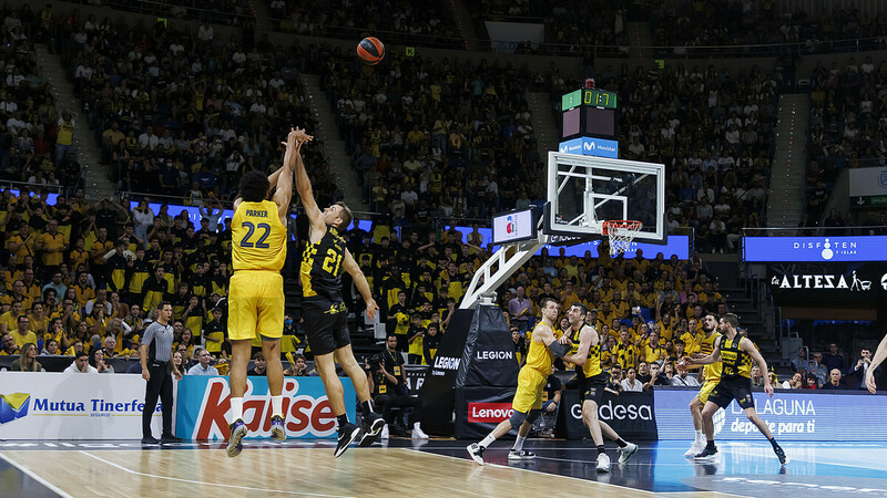 Parker decide para el Barça en un duelo muy igualado (80-83)