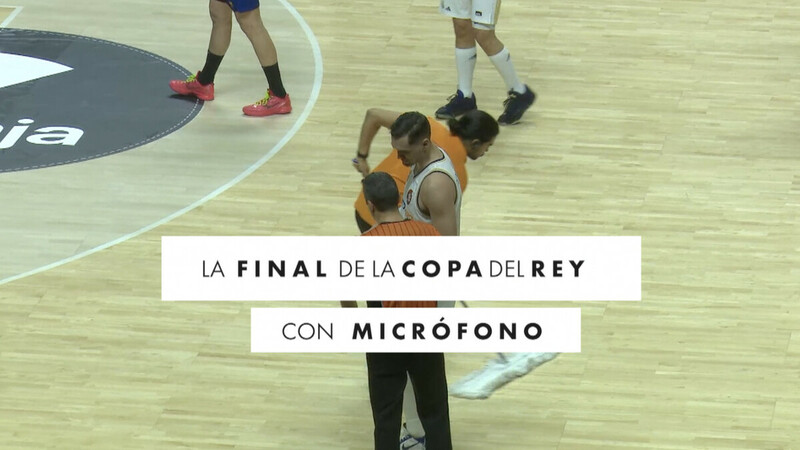 La final... ¡con micrófono!