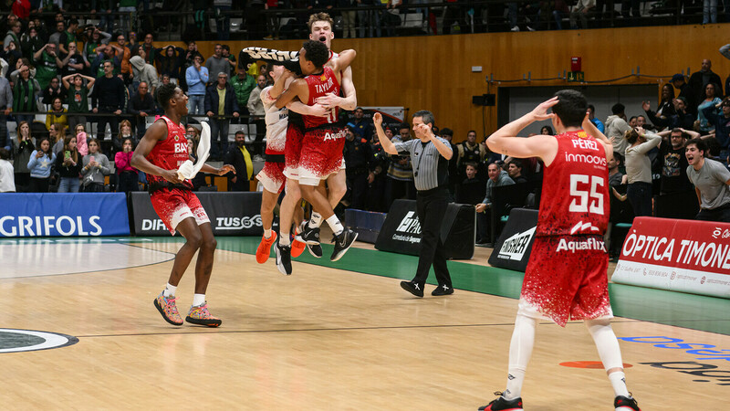 Steinbergs apaga sobre la bocina la gran remontada verdinegra (81-83)