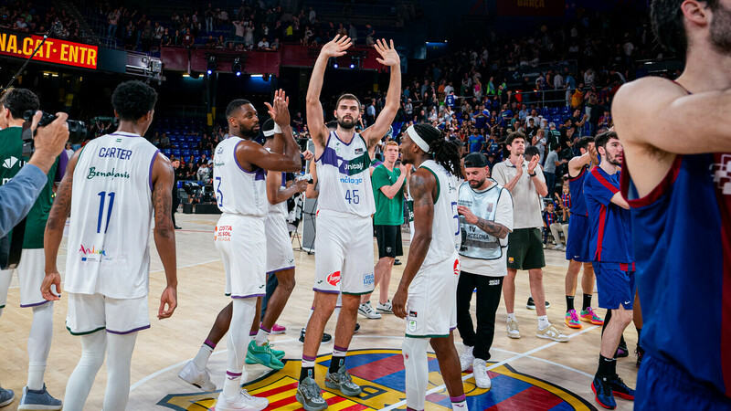 El Unicaja vence al Barça y aviva el sueño de terminar primero (91-92)