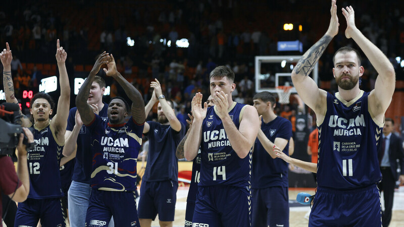 La defensa del UCAM Murcia cortocircuita al Valencia Basket (86-96)