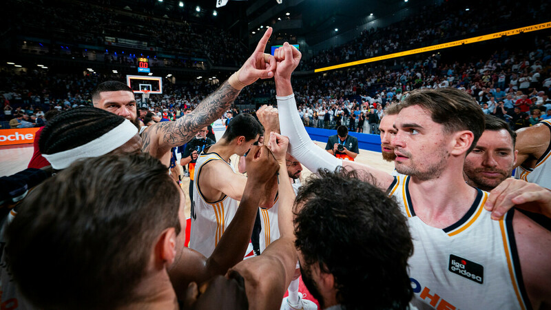 Llull reanima al Real Madrid, que golpea primero al Barça (97-78)