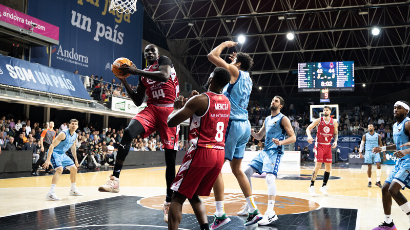 Jilson Bango lidera el primer triunfo como visitante del Zaragoza (79-86)