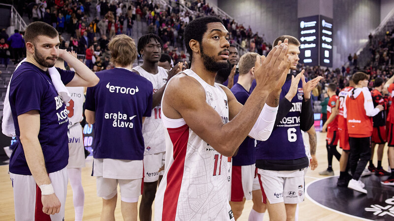 El Baskonia gana con suspense y sueña con la Copa (73-75)