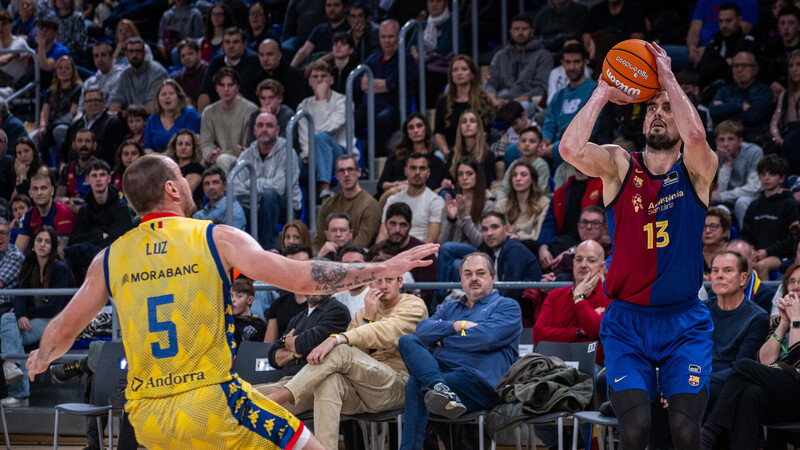 Un tridente letal para recuperar la sonrisa blaugrana (105-79)