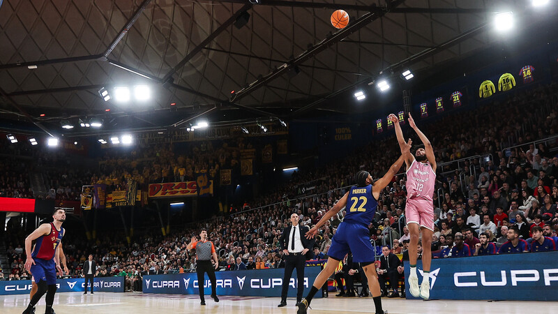 Joventut asalta el Palau en un derbi decidido en la prórroga (90-91)