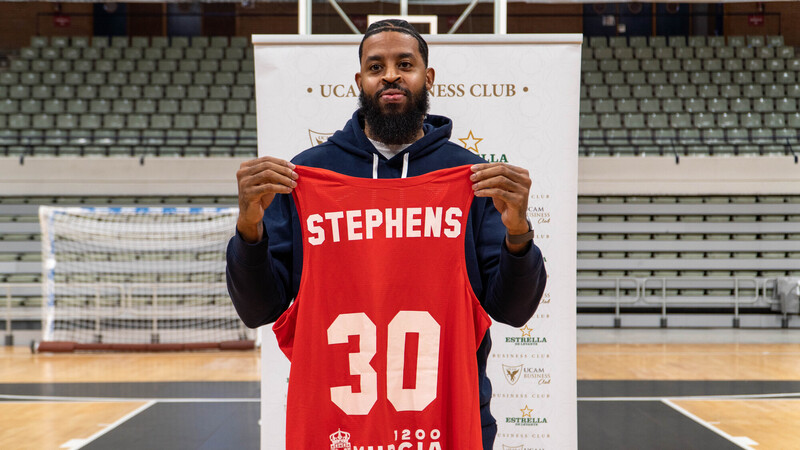 El UCAM Murcia presenta a su última incorporación: D.J. Stephens