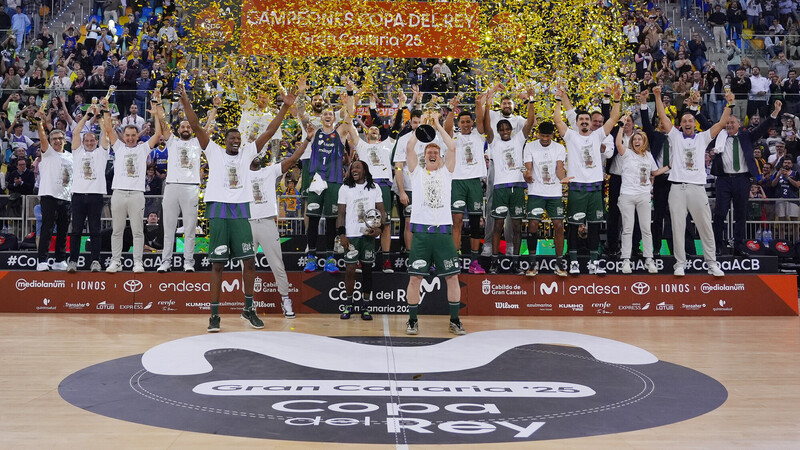 La Copa vuelve a enamorarse de un Unicaja de leyenda (93-79)