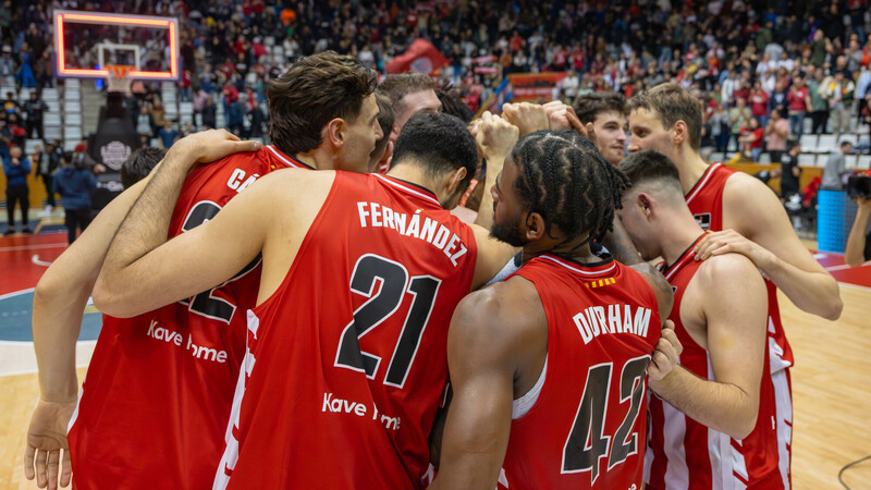 El Bàsquet Girona sale del descenso a costa del Joventut (83-76)