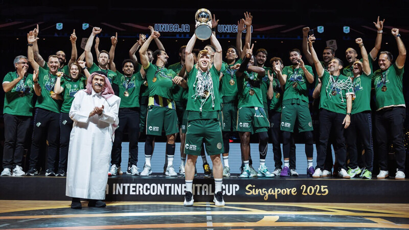 Clínic defensivo y remontada de Unicaja para su 2ª Intercontinental (71-61)