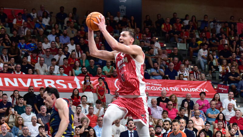 Will Falk, &ldquo;murciano-sueco&rdquo; hasta 2028