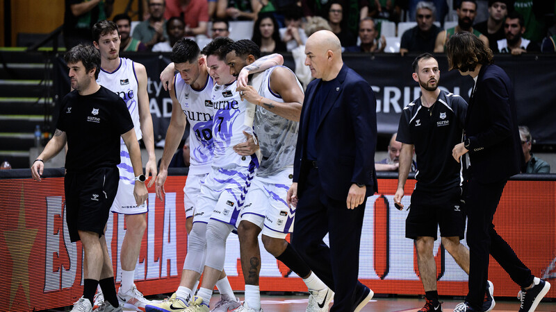 Justin Jaworski, lesionado en su rodilla izquierda