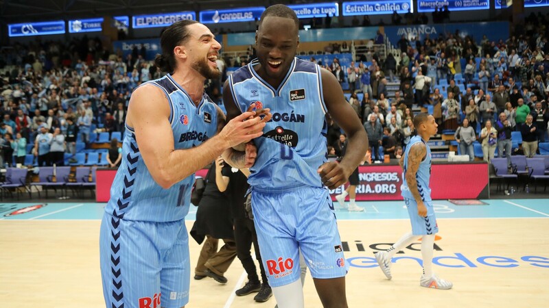 El Río Breogán pone en pie al Pazo dos Deportes (95-74)