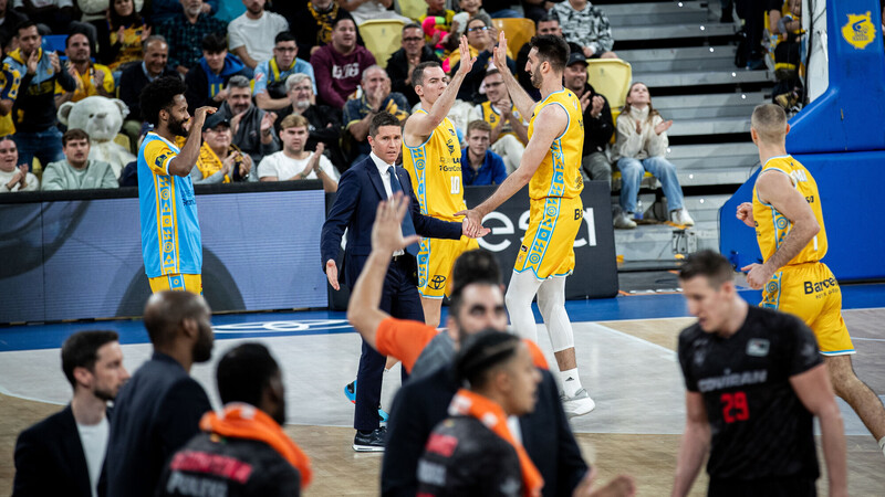 El Dreamland GC reacciona a tiempo al gran inicio nazar&iacute; (90-85)