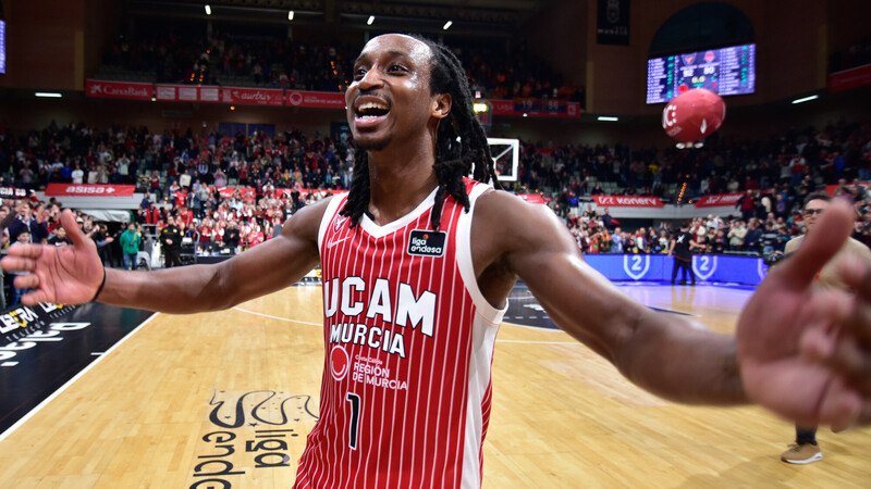 El UCAM Murcia tumba al Valencia Basket para ser segundo