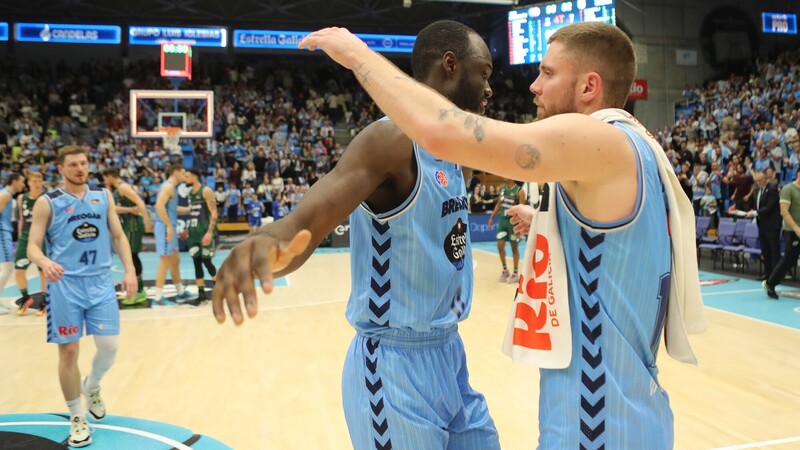 Fest&iacute;n breoganista ante Unicaja para abrir el nuevo a&ntilde;o