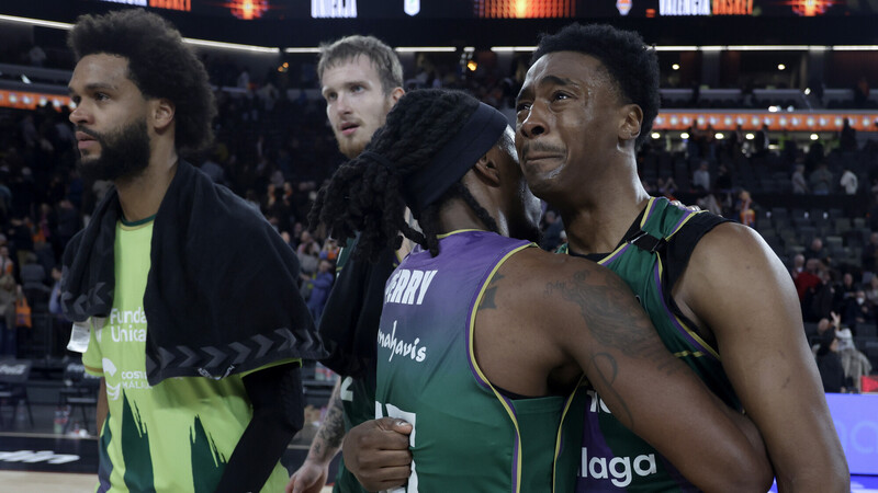 El Unicaja logra un hist&oacute;rico triunfo en el Roig Arena