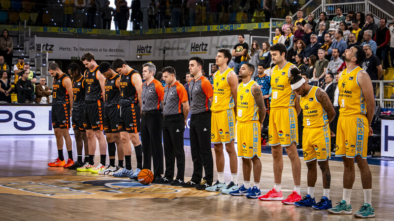 Minuto de silencio en la Jornada 17
