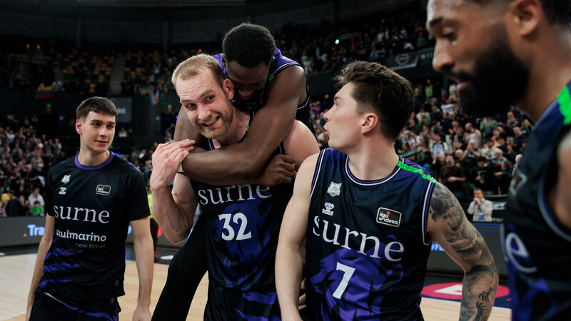 Surne Bilbao mantiene su racha doblegando al Joventut en Miribilla (80-76)