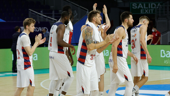 Jekiri prepara y Henry remata la tercera alegría baskonista (84-86)