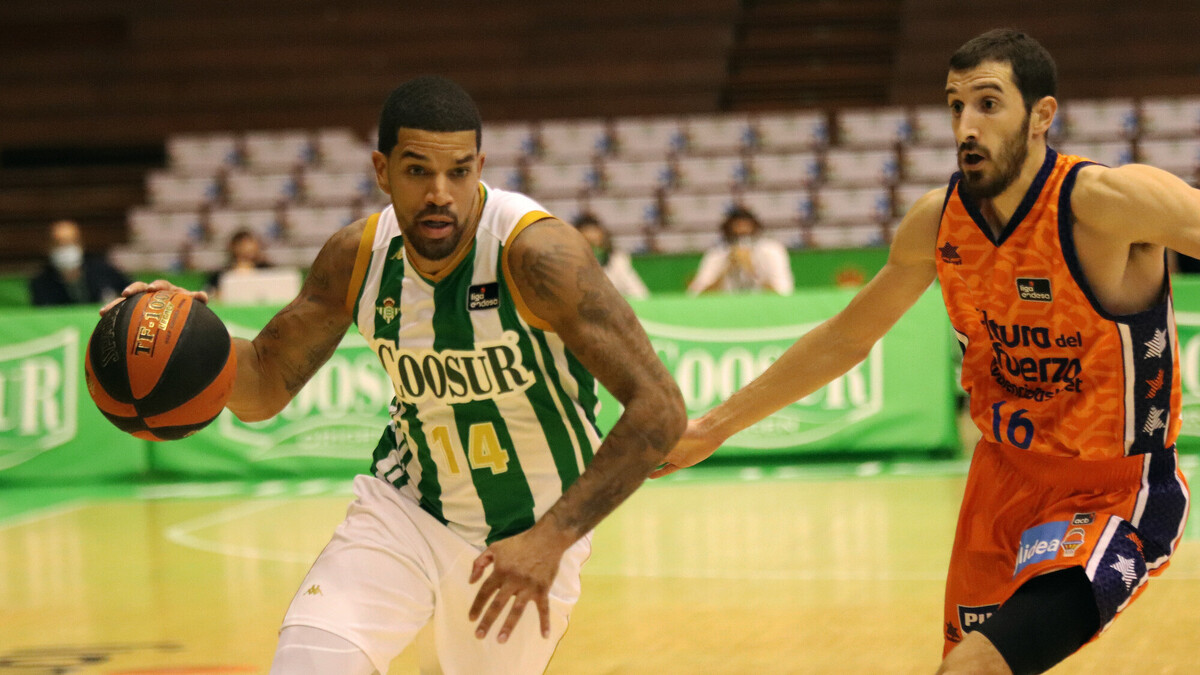 James Feldeine, líder del Coosur Betis: 26 puntos