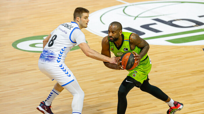 Urbas Fuenlabrada sufre, pero se impone al Acunsa GBC (78-74)