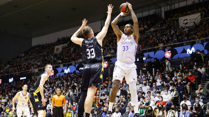 El Real Madrid espera rival tras despachar a Lenovo Tenerife (94-74)