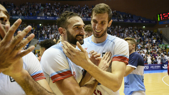 El Monbus Obradoiro más coral lo borda de principio a fin (89-63)