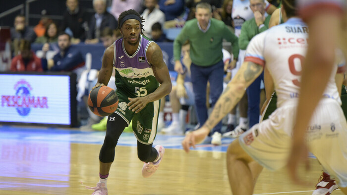 Unicaja sufre, pero logra un agónico triunfo en Santiago (86-87)