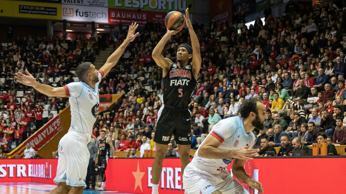 Bàsquet Girona somete al Monbus Obradoiro con una actuación coral (93-76)