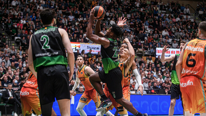 Andrés Feliz decide ante Valencia Basket con dos minutos excelsos (85-70)